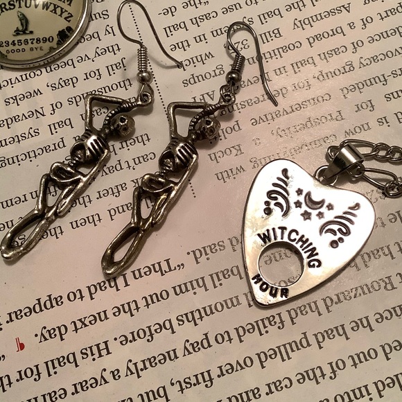 🌸 OUIJA SILVER 18" NECKLACE WITCHING HOUR PENDANT MAGIC EYE READER SPELL HOUR - Picture 3 of 11